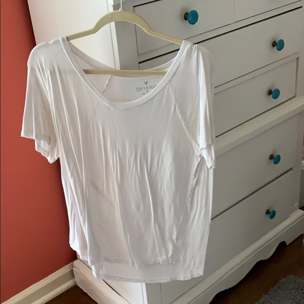 Women’s v neck tee